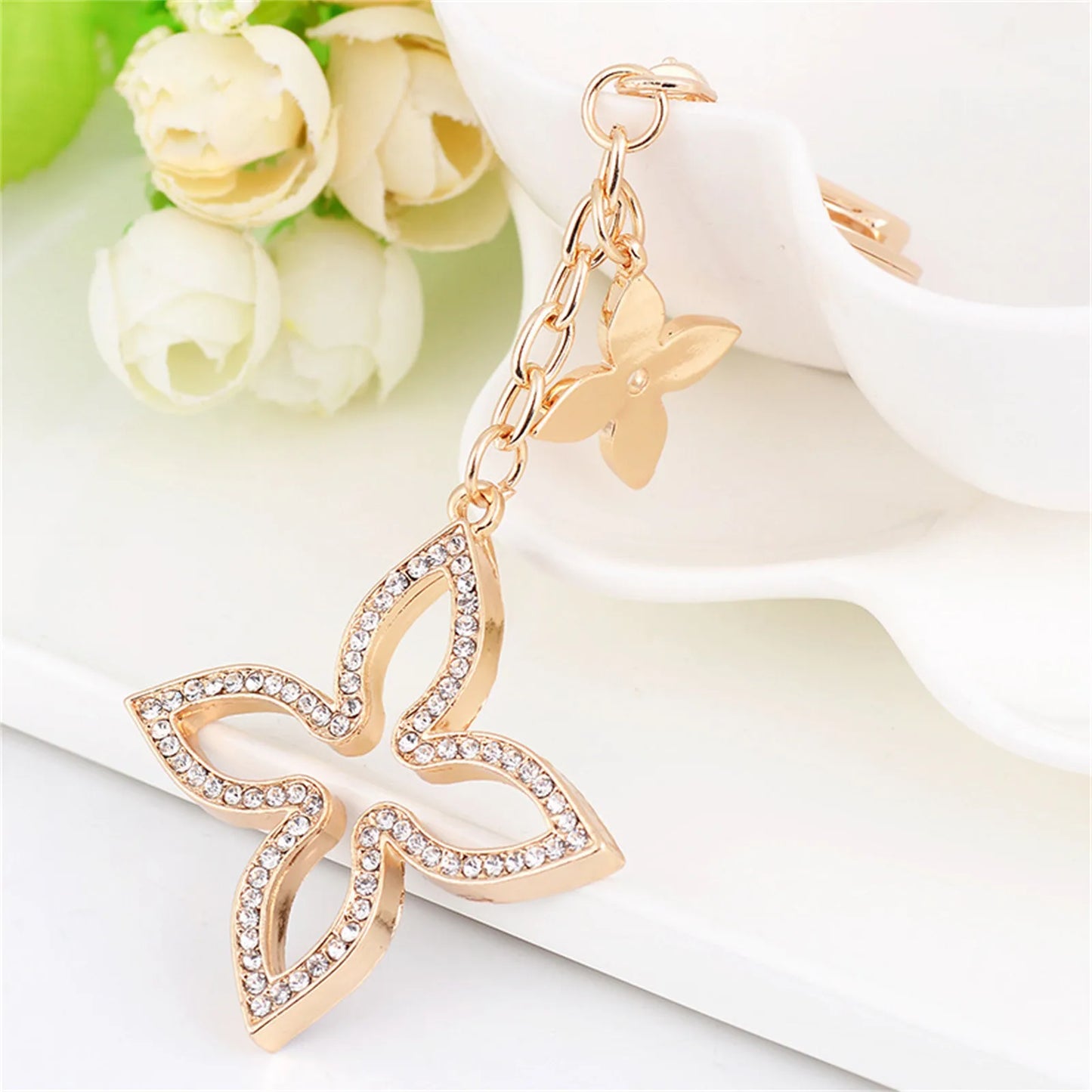 Love Clover Creative Gift Key Chain Alloy Rhinestone Key Chain Bag Pendant Women Handbag Charm Car Accessories Small Gift