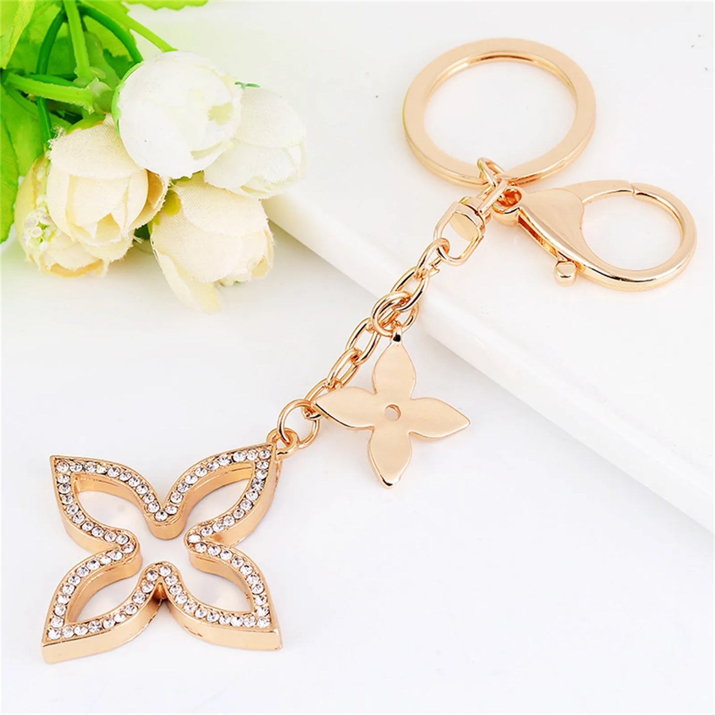 Love Clover Creative Gift Key Chain Alloy Rhinestone Key Chain Bag Pendant Women Handbag Charm Car Accessories Small Gift