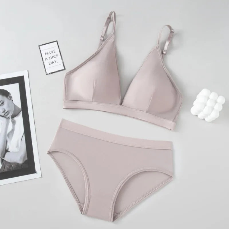 Women Seamless Bras Set Low Rise Panties Nonwire Bra Comfort Bralette Sexy Lingerie Female Push Up Bra Ice Silk Underwear Set